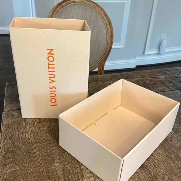 NWOT LOUIS VUITTON FOLDABLE BOX - Picture 9 of 17